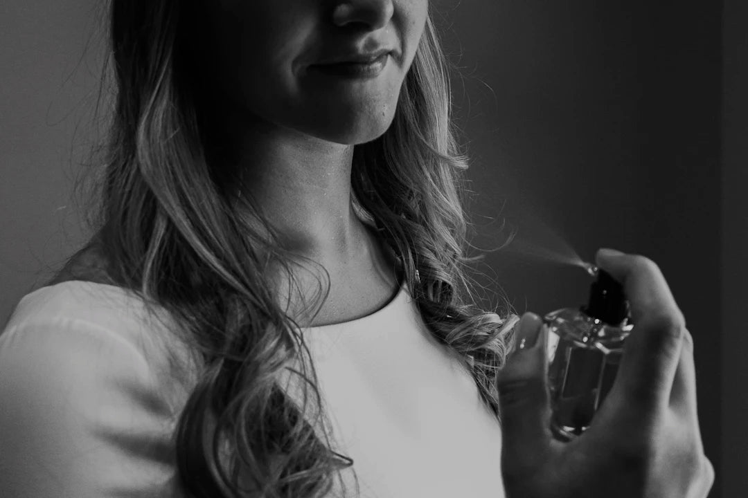 Kvepalų taikymo menas kaip ir kur purkšti